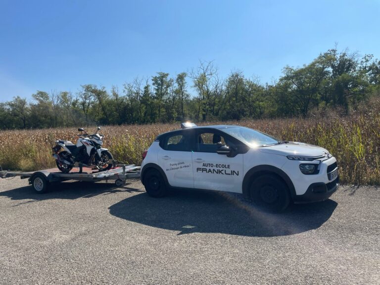 voiture + remorque moto 2